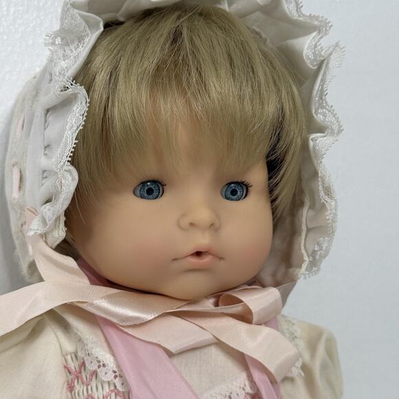 Vintage Gotz Baby Doll Blonde Blue Eyes Dress Bonnet Götz-Puppe Sleep Eyes Tag - Picture 3 of 9